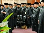 Pengambilan sumpah Dewan Hakim MTQ XXXI Tingkat Provinsi NTB Tahun 2026 di Ballroom Kantor Bupati Lombok Tengah, Selasa (9/6).