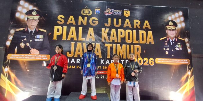 Kontingen Polres Tuban usia menerima medali. (Foto: Ist)
