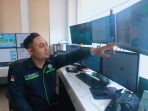 Prakirawan BMKG Juanda menunjukan data cuaca wilayah Jatim. (Foto: Achmad Adi Nurcahya)