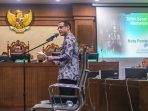Sidang Pledoi Nadiem Makarim Kenakan Jaket Gojek Mulyono 2 IMG 20260602 WA0019