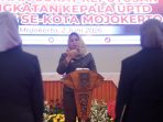 Ning Ita melantik enam Kepala UPTD Puskesmas di Kota Mojokerto. (istimewa)