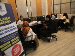 IMG-20260608-WA0031 Salah satu pelayanan di Dispendukcapil kota Surabaya. (Istimewa)