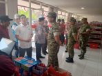 Brigjen TNI Zainul Bahar saat meninjau koperasi desa merah putih di Jombang. (teguh)