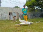 IMG-20260613-WA0004 Ahmad Novan Saputra, pelajar juara aeromodelling coba pesawat baru.