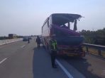 Bus tabrak truk di tol Paspro