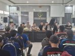 Audiensi antara Gerakan Sopir Jawa Timur, Dishub, dan Polres Jombang. (teguh)