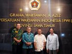 Kepala Badan Koordinasi Wilayah (Bakorwil) Malang Asep Kusdinar melakukan diskusi bersama Ketua Persatuan Wartawan Indonesia (PWI) Jawa Timur Lutfil Hakim di Kantor PWI Jawa Timur