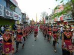 Kirab Mojobangkit 2026 memeriahkan HUT Ke-108 Kota Mojokerto. (istimewa)