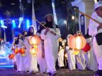 Pawai lampion memperingati Tahun Baru Islam 1 Muharram 1448 Hijriah di Lamongan. Pawai lampion memperingati Tahun Baru Islam 1 Muharram 1448 Hijriah di Lamongan.
