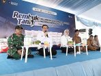 Direktur Operasi PT Pupuk Indonesia (Persero) Dwi Satriyo Annurogo saat Rembuk Tani Pupuk Indonesia di Bangkalan.