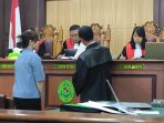 Terdakwa Rista Prisilia menjalani persidangan di PN Gresik.