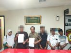 Audiensi mahasiswa yang menganiaya pelajar di Menganti, Gresik.