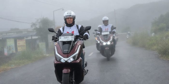 Tips Aman Berkendara Motor saat Kondisi Jalanan Berkabut 1 WhatsApp Image 2026 06 16 at 2.32.00 PM