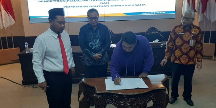 Pemkab Gresik Sediakan Lahan 1.000 Meter Persegi untuk Lokasi Baru PKL Semambung Driyorejo 1 WhatsApp Image 2026 06 18 at 11.36.08 AM