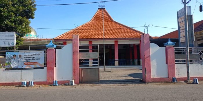 Kantor Desa Balongdowo, Candi, Sidoarjo. (Foto: Achmad Adi Nurcahya)