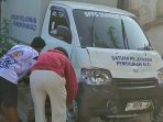 Kondisi mobil SPPG setelah menabrak pagar. (Foto: Ist)
