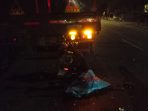 Kondisi sepeda motor yang ringsek usai menabrak bokong truk mogok di Cerme, Gresik.