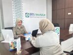 bpjs Petugas BPJS kesehatan berikan pelayaran.