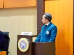 Bupati Jember Muhammad Fawait ketika mengikuti ujian terbuka program doktor di Unair. (Foto: Ist)