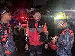 Anggota BPBD Sidoarjo hendak mencari korban yang terjebur ke dalam Waduk Kalimati. Anggota BPBD Sidoarjo hendak mencari korban yang terjebur ke dalam Waduk Kalimati.