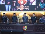 Bupati Jember Muhammad Fawait saat menghadiri Rapat Paripurna. (Foto: Ist) Bupati Jember Muhammad Fawait saat menghadiri Rapat Paripurna. (Foto: Ist)