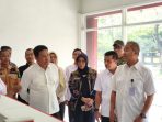 Bupati Sidoarjo Subandi saat meninjau KDKMP. (Foto: Ist/dok Kominfo Sidoarjo)