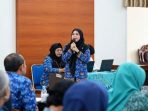 nganjuk Prima Artika Pratiwi, Kepala Bidang PAUD dan Pendidikan Masyarakat Disdik Nganjuk, menekankan pentingnya pendidikan untuk mewujudkan kesetaraan dan kemandirian perempuan.