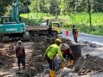 perbaikan jalan nganjuk Pembangunan jalan krusial di Nganjuk Hingga tahun 2025, tingkat kemantapan jalan di Nganjuk telah menyentuh angka 73,51 persen.