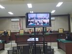 Suasana sidang pembacaan tuntutan di Pengadilan Tipikor Surabaya; mantan Plt Kadiskominfo Nganjuk Sujono dituntut penjara 5 tahun dan denda ratusan juta rupiah (ist)