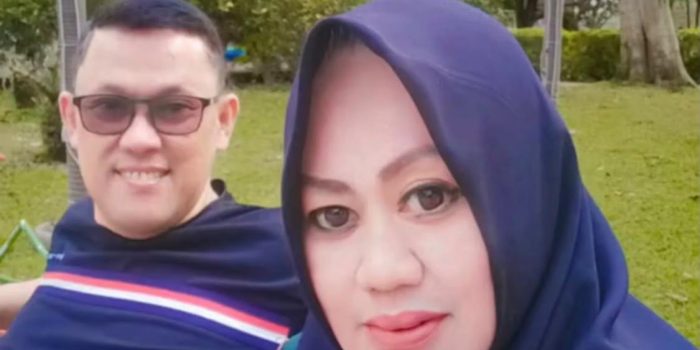 Sekretaris PRKP Bangkalan Ruly Yunus Setiawati bersama pria bernama Erlan.