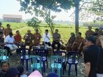 Bupati Jember Muhammad Fawait saat berdialog dengan masyarakat Jenggawah. (Foto: Ist) Bupati Jember Muhammad Fawait saat berdialog dengan masyarakat Jenggawah. (Foto: Ist)