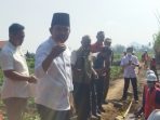 Bupati Jember Muhammad Fawait saat mennjai saluran irigasi di Jenggwah. (Foto: Ist)