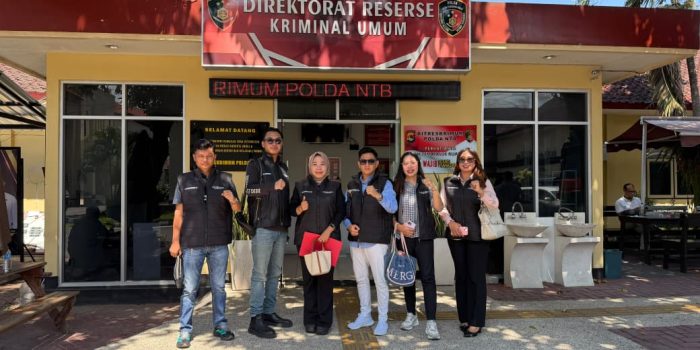 Tim Hotman 911 usai melapor di Mapolda NTB. (Foto. Ist)