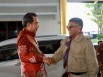 Bupati Jember Muhammad Fawait menyambut kedatangan Anggota Komisi VII DPR RI. (Ist)