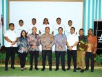 Kapolres Gresik AKBP Ramadhan Nasution bersama jajaran saat menerima penghargaan dari PLN UID Jatim.