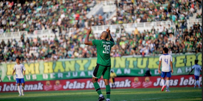 ALEX MARTIN PERSEBAYA 1
