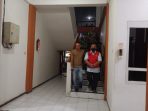 Mantan direktur Perumda Perkebunan Panglungan Jombang, Tjahja Fadjari saat diamankan oleh petugas Kejaksaan.(teguh)