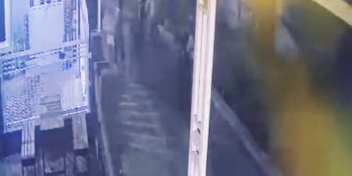 Tangkapan CCTV aksi pengeroyokan.