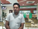 IMG-20260704-WA0003 Pimcab PT BPR Bank Jombang Unit Kabuh, Aan Huda saat diwawancarai. (teguh)