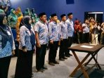 Bupati Nganjuk, Marhaen Djumadi mengukuhkan Dewan Pengurus Cabang Ikatan Penyuluh Keluarga Berencana (DPC IPeKB) Kabupaten Nganjuk Masa Bakti 2026–2030