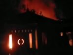 Rumah sekaligus toko sembako di Desa Johowinong, Mojoagung, Jombang, ludes terbakar.(Istimewa)