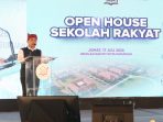 IMG-20260718-WA0009 Wali Kota Adi Wibowo dalam sambutan sekolah rakyat.