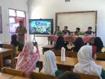 IMG-20260721-WA0022 Kepala SDN Losari, Ustad Natsir saat memberikan sambutan.(teguh)