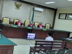 Pengadilan Tipikor Surabaya menjatuhkan pidana 4 tahun penjara dan denda Rp100 juta kepada terdakwa Sujono, eks Plt Kadiskominfo Nganjuk