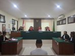 Terdakwa Purnomo menjalani sidang pembacaan putusan kasus pembunuhan berencana terhadap istri sirinya di Pengadilan Negeri Jombang. (Istimewa)