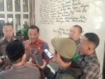 Sekretaris Daerah Kabupaten Jombang, Agus Purnomo saat diwawancarai.(teguh)