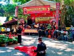 Penampilan Kesenian Jaranan Manggolo Putro saat menyemarakkan acara Nyadran dan Bersih Desa di punden tua Dusun Barengan, Desa Kaloran, Kecamatan Ngronggot, Kabupaten Nganjuk.