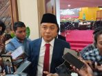 Wali Kota Surabaya Eri Cahyadi usai mengikuti Rapat Paripurna. (Sugiantoro)
