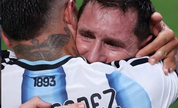 MESSI NANGIS