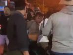 Terduga pelaku curanmor diamankan warga dan aparat kepolisian. (Foto: Ist)